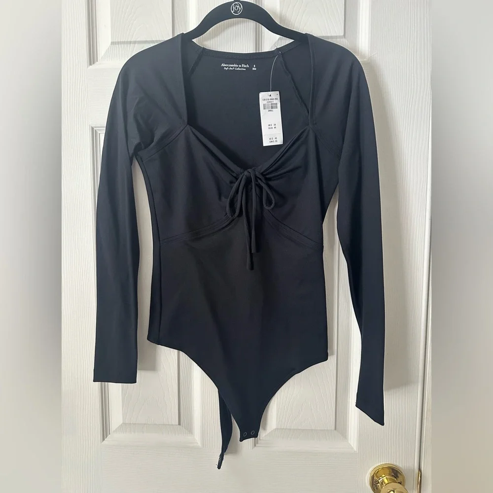 NEW! Abercrombie & Fitch Black Long Sleeve Bodysuit Size Small - Picture 2 of 8